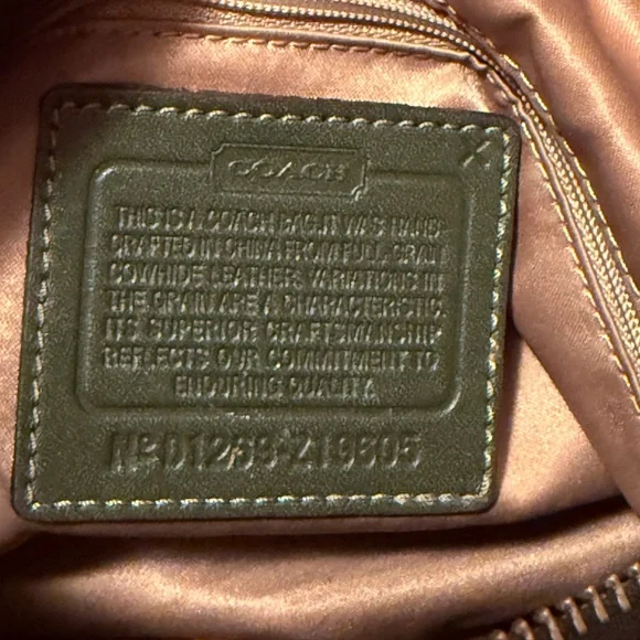 AS NEW: Coach Vintage Hamptons Hobo Bag - Picture 3 of 8